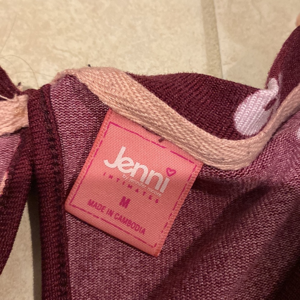 Size: M - Picture 2 of 4